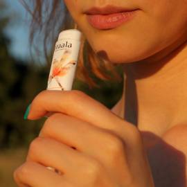 Бальзам для губ Soft & White URAALA, изображение 4