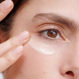 Регенерирующий крем для кожи вокруг глаз Dr.Hauschka Regeneration Augencreme, изображение 7