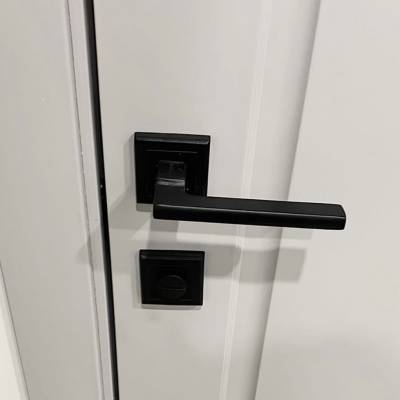 Эмалированная межкомнатная дверь ВФД Stockholm DORREN POLAR белого цвета, Вид остекления: без стекла, Цвет: белый, Размер полотна: 700х2000, изображение 4