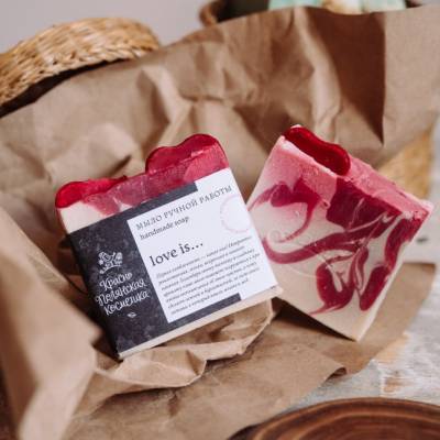 Мыло ручной работы "Love is" Краснополянская косметика, 100 г, Варианты: Мыло ручной работы Love is, изображение 3 от магазина Брами Маркет Мыло ручной работы "Love is" Краснополянская косметика, 100 г, Варианты: Мыло ручной работы Love is, изображение 3