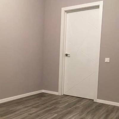 Эмалированная межкомнатная дверь ВФД Stockholm FLITTA POLAR белого цвета, Вид остекления: без стекла, Цвет: белый, Размер полотна: 900х2000, изображение 5 от магазина Брами Маркет Эмалированная межкомнатная дверь ВФД Stockholm FLITTA POLAR белого цвета, Вид остекления: без стекла, Цвет: белый, Размер полотна: 900х2000, изображение 5