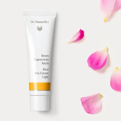 Крем для лица "Роза лайт" (Rosen Tagescreme leicht) для сухой, нормальной и чувствительной кожи Dr. Hauschka, 30 мл, Варианты: Крем для лица Роза лайт, Объем: 30, изображение 3