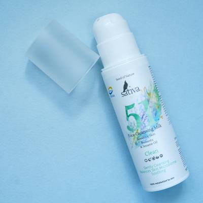 Молочко очищающее №51 для чувствительной кожи лица, с пребиотиком и маслом кунжута Sativa, 150 мл, Варианты: Молочко для лица очищающее №51, изображение 2 от магазина Брами Маркет Молочко очищающее №51 для чувствительной кожи лица, с пребиотиком и маслом кунжута Sativa, 150 мл, Варианты: Молочко для лица очищающее №51, изображение 2