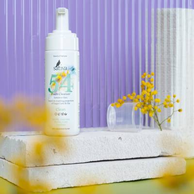 Пенка очищающая №54 для чувствительной кожи лица, с моющими компонентами овса и сахарного тростника Sativa, 165 мл, Варианты: Пенка для лица очищающая №54, изображение 3 от магазина Брами Маркет Пенка очищающая №54 для чувствительной кожи лица, с моющими компонентами овса и сахарного тростника Sativa, 165 мл, Варианты: Пенка для лица очищающая №54, изображение 3