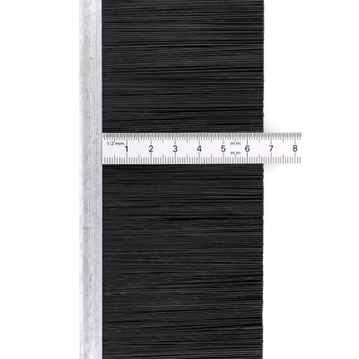 EB-1284 Щетка полосовая линейная 2500 мм (база 8) ворс высотой 67 мм PPL черный 0,50 уплотнительная промышленная для откатных ворот дверей уплотнитель от сквозняка, Высота ворса: 67, Цвет: черный, изображение 3