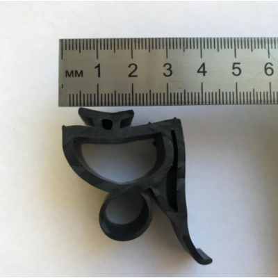 ALUTECH: 4000325 - вставка уплотнительная IS4. Уплотнитель нижний секционных ворот., изображение 3