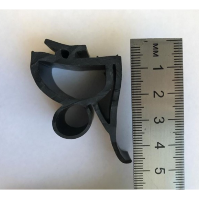 ALUTECH: 4000325 - вставка уплотнительная IS4. Уплотнитель нижний секционных ворот., изображение 2