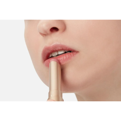 ALVIN D’OR Оттеночный бальзам для губ "NUTRITION & HYDRATION", 04 Гламурная вишня, Цвет: гламурная вишня, изображение 4