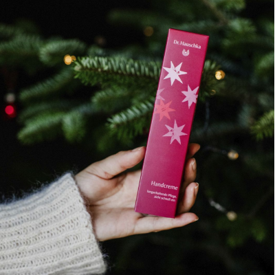 Dr. Hauschka Hydrating Hand Cream Limited (Handcreme) 50 мл Крем для рук Рождественская серия, изображение 5