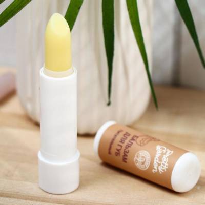Бальзам для губ "Питательный", с ароматом кокоса Pretty Garden, 4 г, Варианты: Бальзам для губ Питательный (кокос), изображение 4
