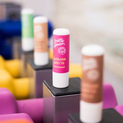 Бальзам для губ "Питательный", с ароматом вишни Pretty Garden, 4 г, Варианты: Бальзам для губ Питательный (вишня), изображение 6