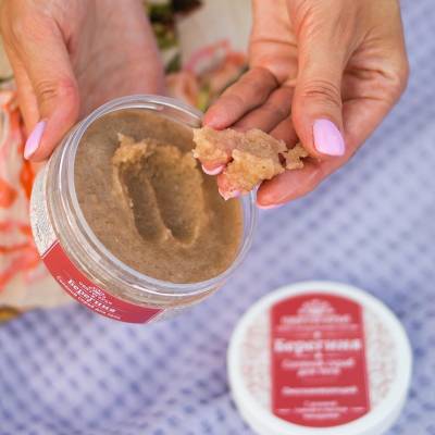 Соляной скраб для тела "Берегиня" омолаживающий, с розовой глиной и маслом макадамии Святогорье, 170 г, Варианты: Соляной скраб для тела Берегиня, изображение 4 от магазина Брами Маркет Соляной скраб для тела "Берегиня" омолаживающий, с розовой глиной и маслом макадамии Святогорье, 170 г, Варианты: Соляной скраб для тела Берегиня, изображение 4